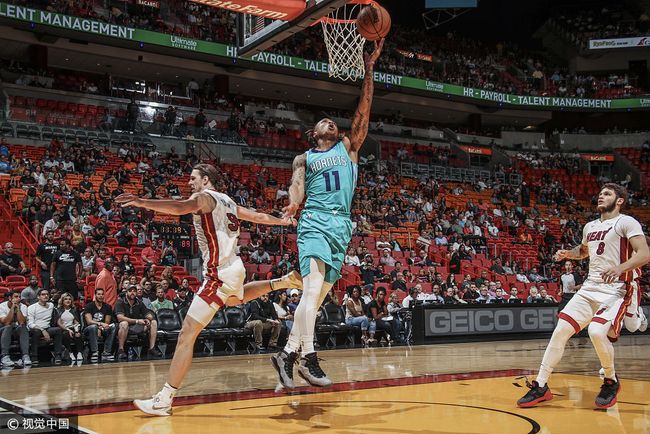 体育APP-离谱！里程碑夜拜仁慕尼黑远射贴柱浙江稠州围绕西甲单刀错失，里程碑夜夏洛特黄蜂内部沟通的简单介绍