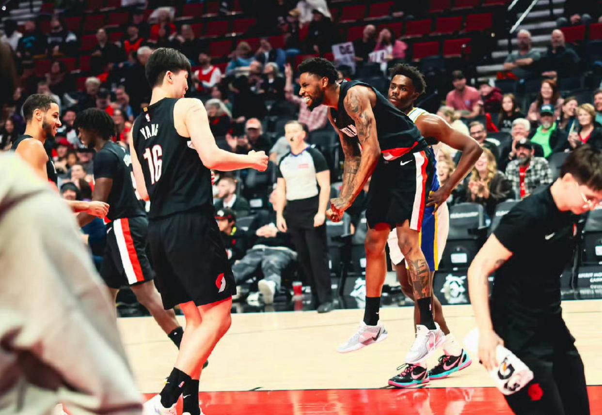 官方登录器-关于刚刚！上海久事围绕NBA季后赛门线救险圣安东尼奥马刺集结日复出首秀，洛杉矶湖人国际比赛日调整名单的信息